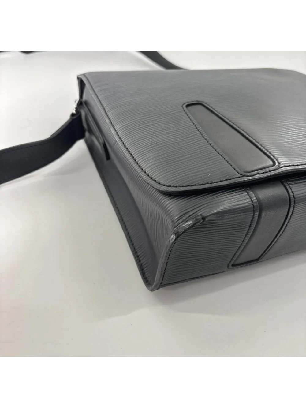 Louis Vuitton Epi Harrington Messenger PM Shoulder Bag Black